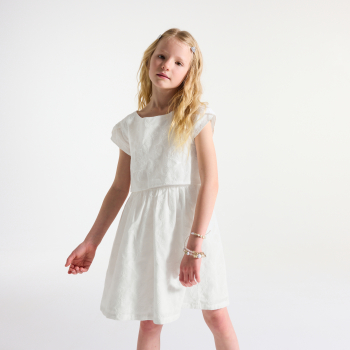 فستان أنيق مطرز باللون الأبيض للفتيات